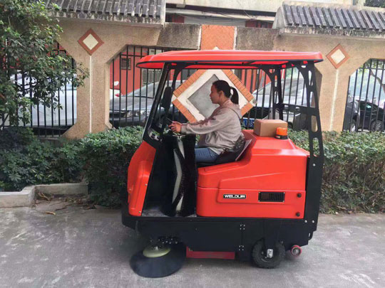 電動掃地機(jī)報價多少錢