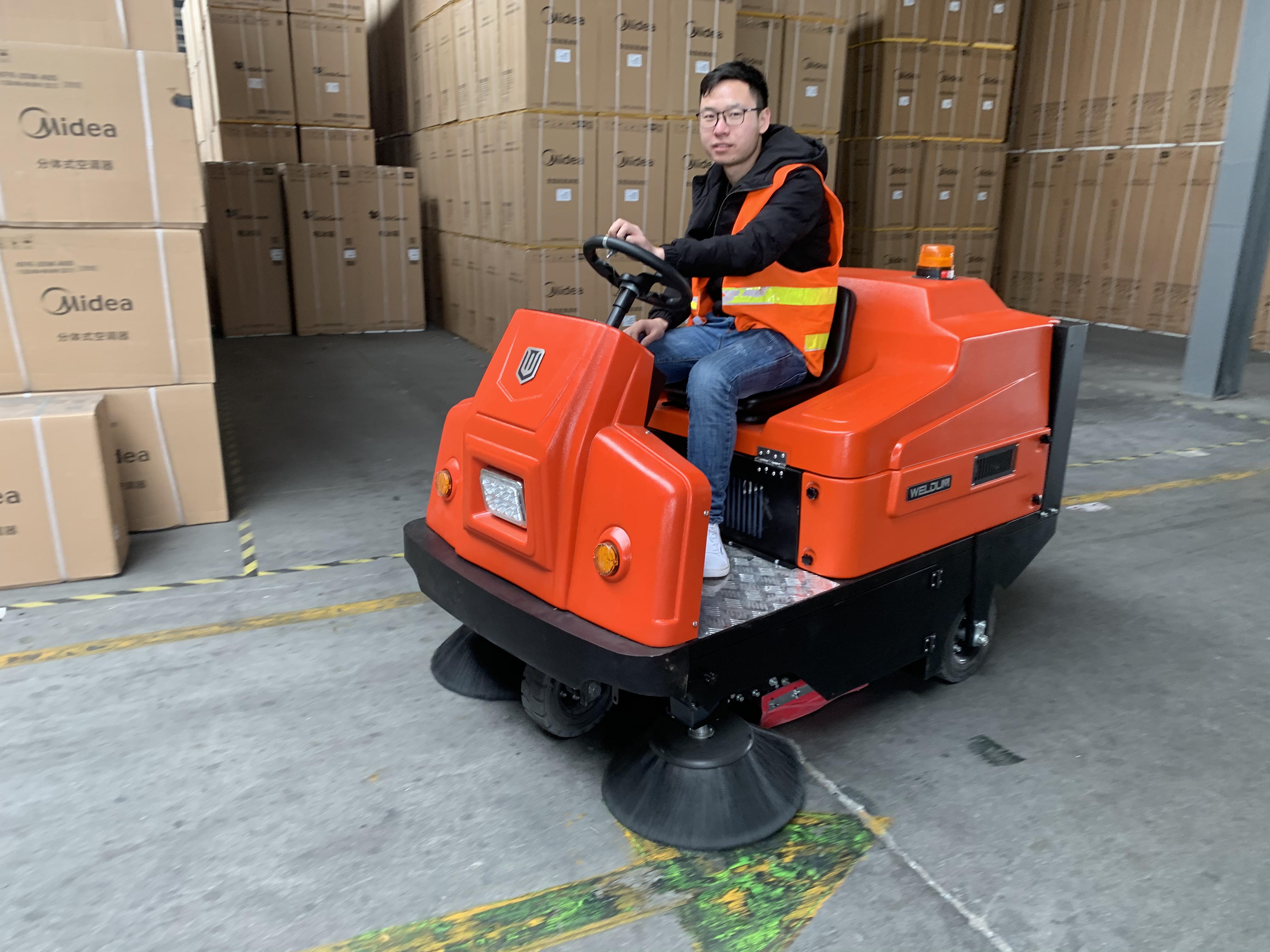 電動掃地車的發(fā)展趨勢及特性