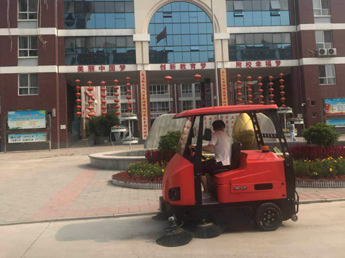為什么學(xué)校會(huì)訂購(gòu)偉頓掃地機(jī)呢