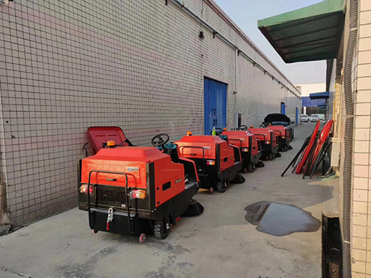 環(huán)衛(wèi)電動清掃車品牌那個好？