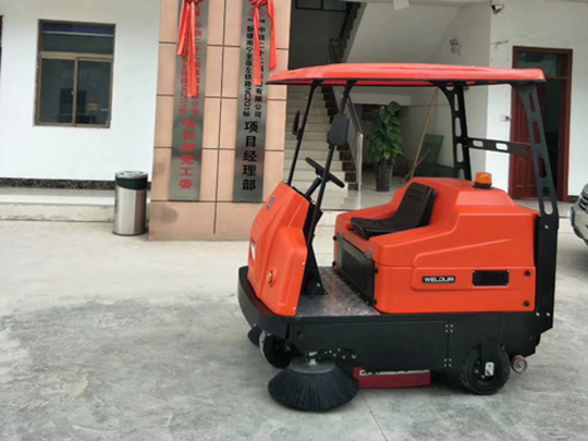電動(dòng)掃地車(chē)廠家排名