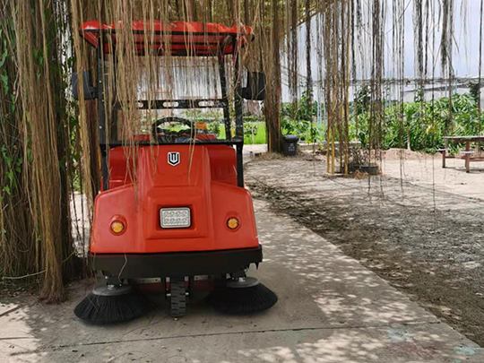 電動(dòng)掃地車(chē)